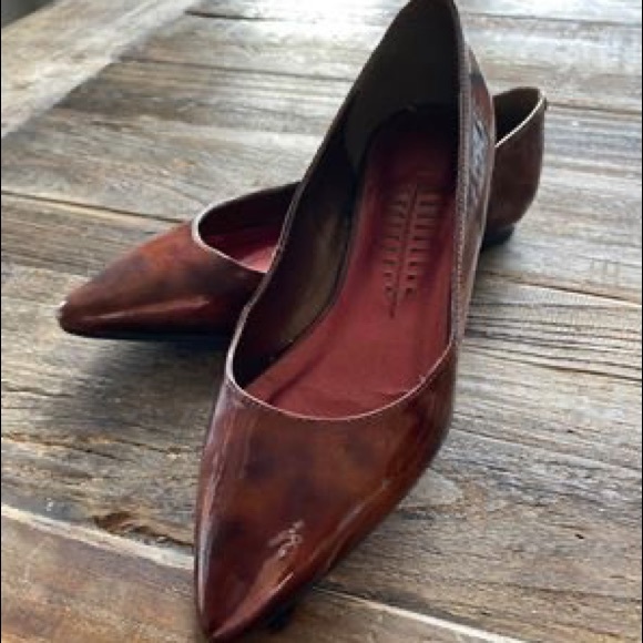 Brown patent flats - Picture 1 of 3